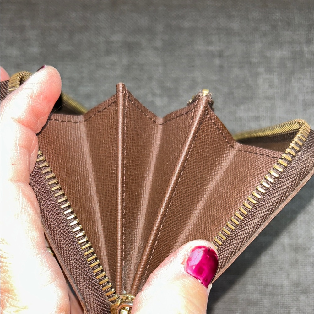 Louis Vuitton Damier Ebene Wallet - Picture 11 of 12